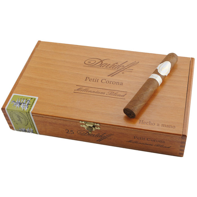 Davidoff Millennium Petit Corona